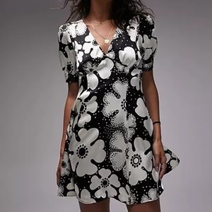 Topshop Bella Mini Tea Dress in Monochrome Floral